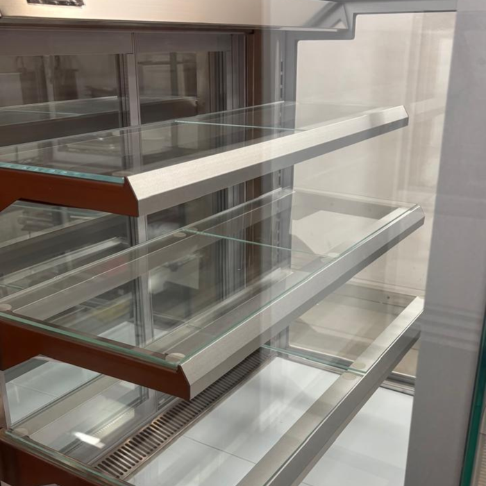 Vitrina Recta Expositora para Pastelería 115v TKN9R4 TKN Iluminación LED 3 Entrepaños Ajustables